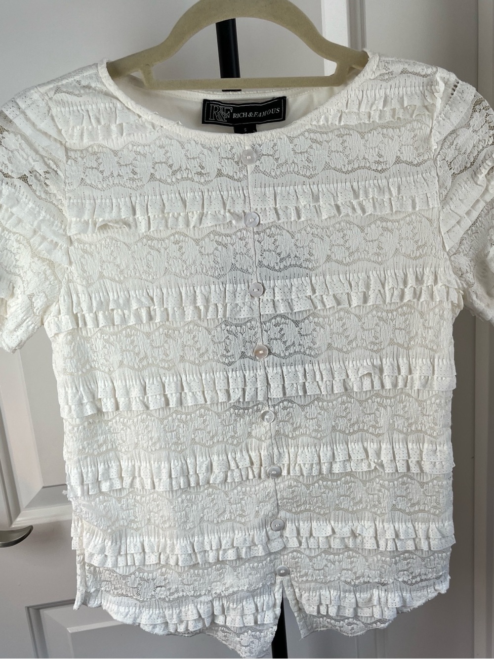 Rich&Famous Ivory Ruffle Button-Front Pullover Women's Top size Junior S - Picture 3 of 11